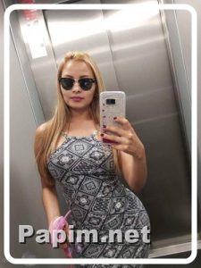 Dolgun Göğüsleri İle Seksi Ankara Escort